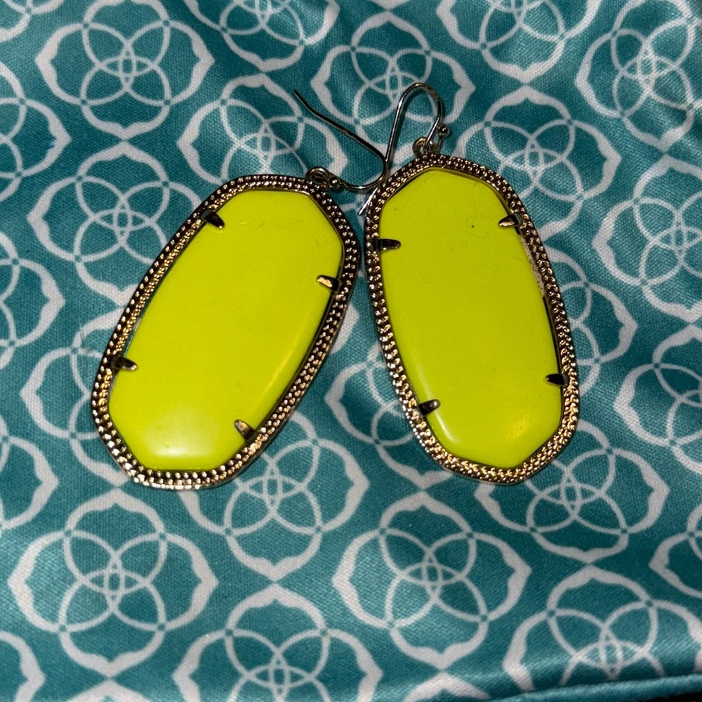 Kendra Scott Elle Neon Yellow Earrings Vintage